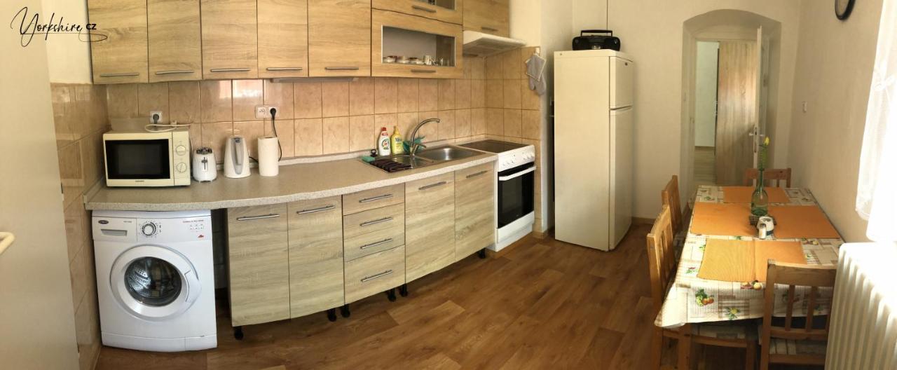 Apartment Yorkshire Bujanov Bagian luar foto